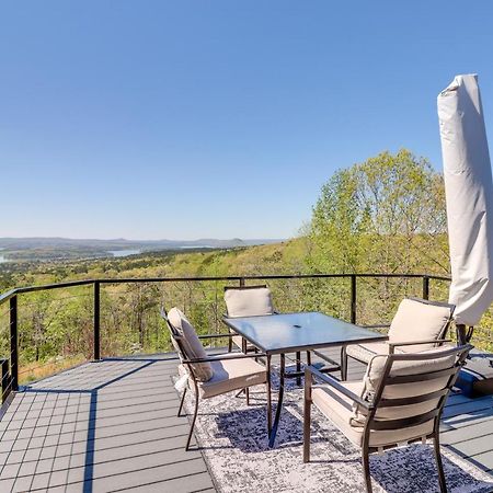 Charming Edgemont Home With Deck And Lake Views! Fairfield Bay Extérieur photo