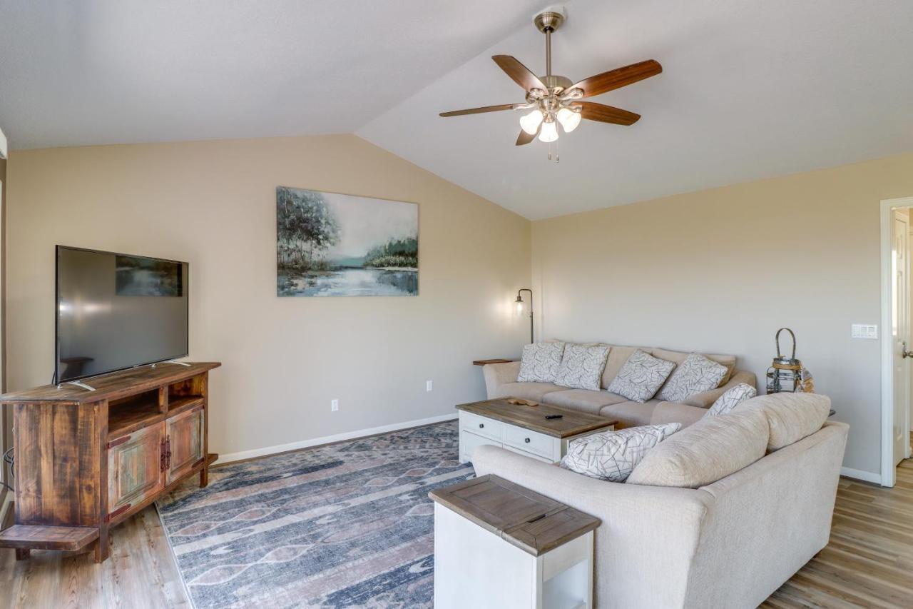 Charming Edgemont Home With Deck And Lake Views! Fairfield Bay Extérieur photo