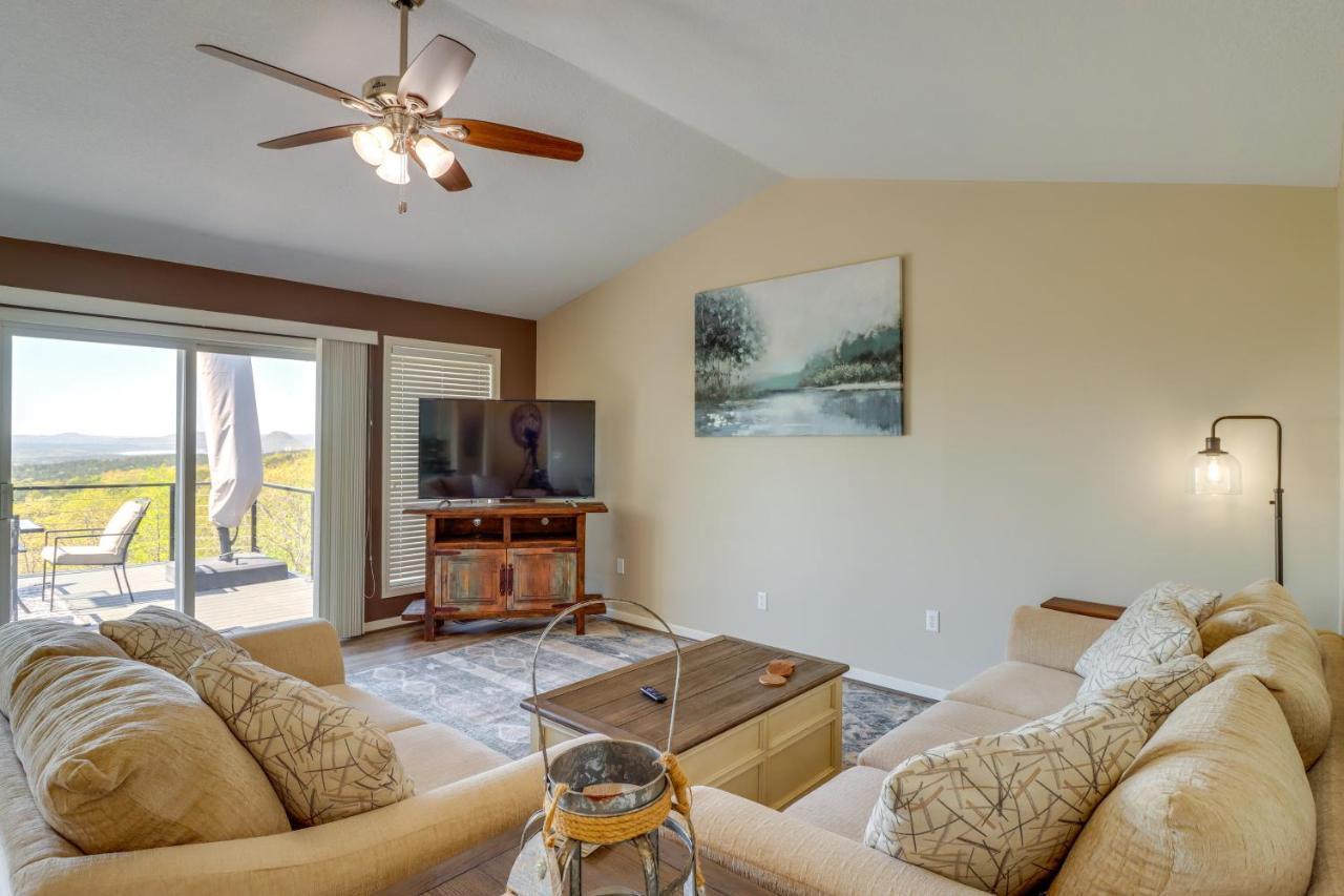 Charming Edgemont Home With Deck And Lake Views! Fairfield Bay Extérieur photo