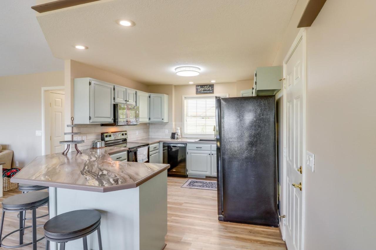 Charming Edgemont Home With Deck And Lake Views! Fairfield Bay Extérieur photo