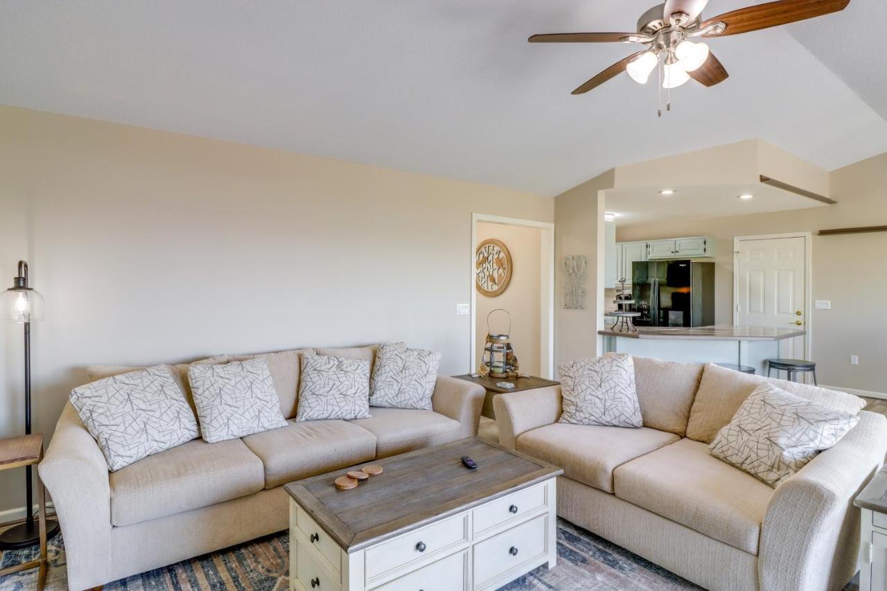 Charming Edgemont Home With Deck And Lake Views! Fairfield Bay Extérieur photo