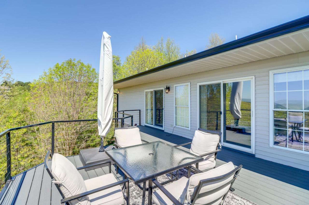 Charming Edgemont Home With Deck And Lake Views! Fairfield Bay Extérieur photo