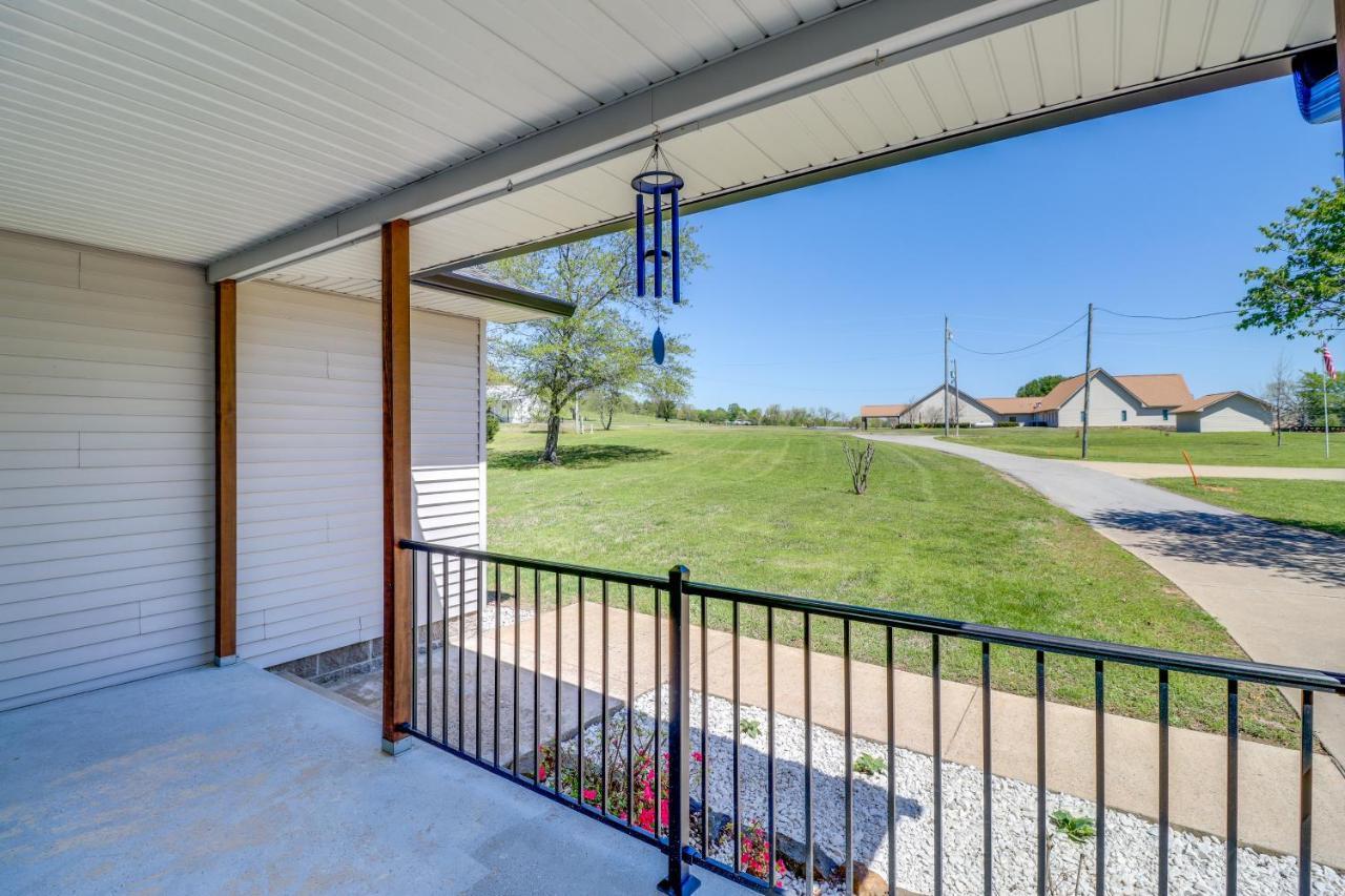 Charming Edgemont Home With Deck And Lake Views! Fairfield Bay Extérieur photo
