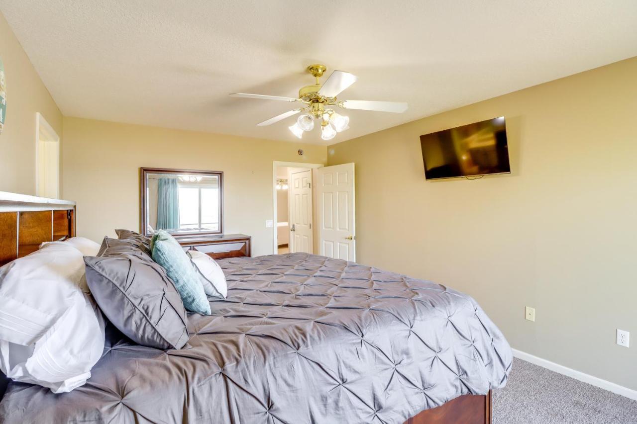Charming Edgemont Home With Deck And Lake Views! Fairfield Bay Extérieur photo