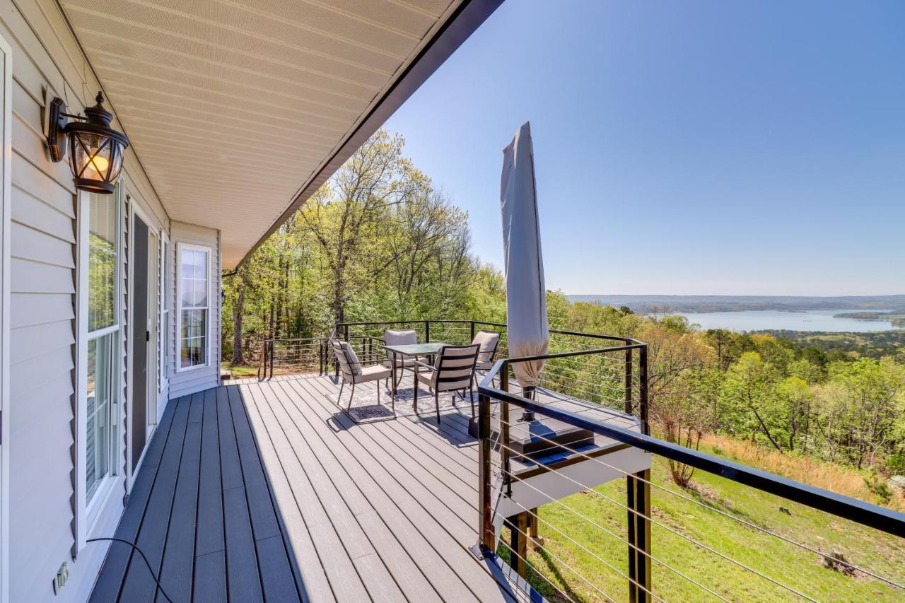 Charming Edgemont Home With Deck And Lake Views! Fairfield Bay Extérieur photo