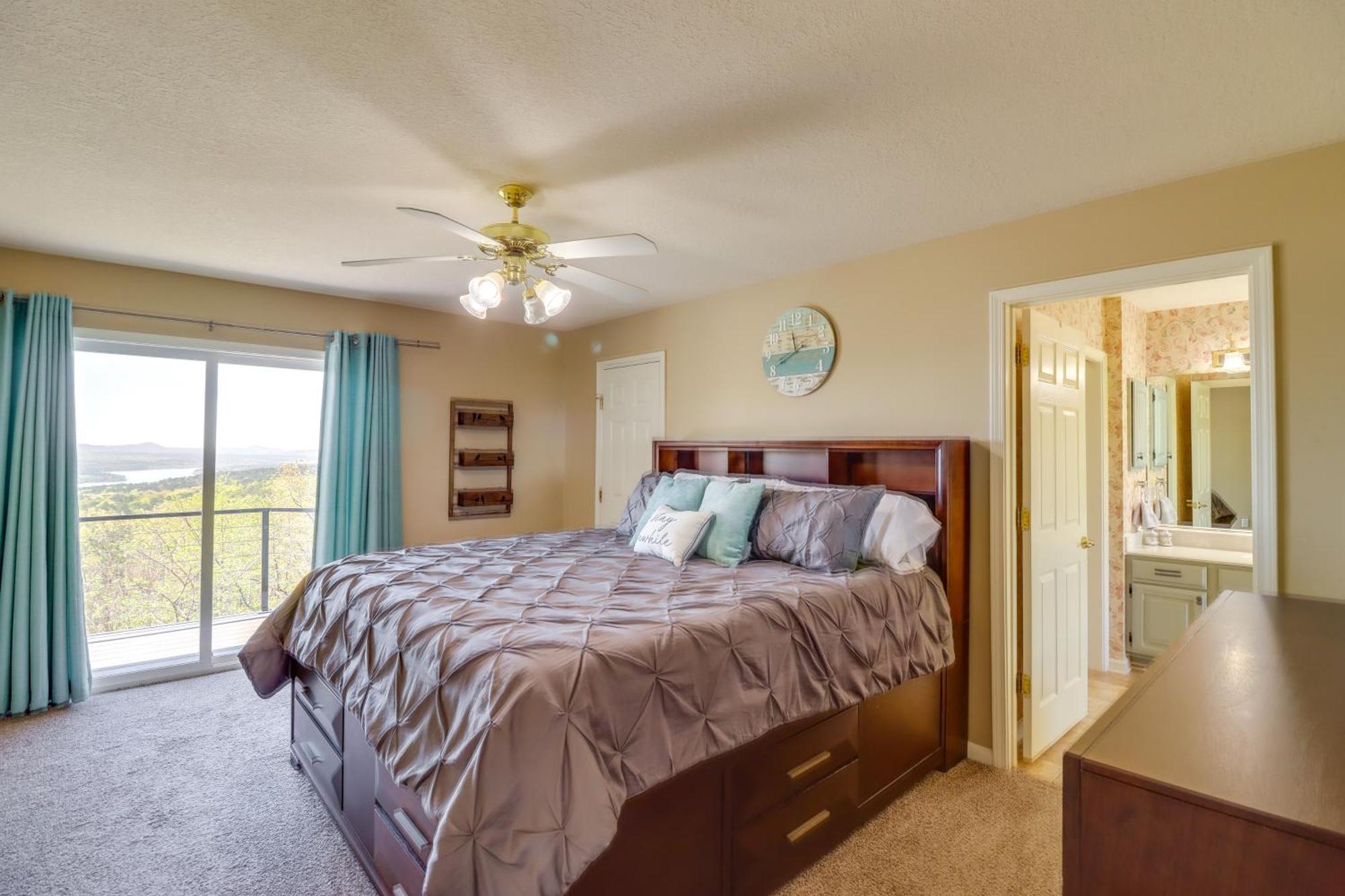 Charming Edgemont Home With Deck And Lake Views! Fairfield Bay Extérieur photo