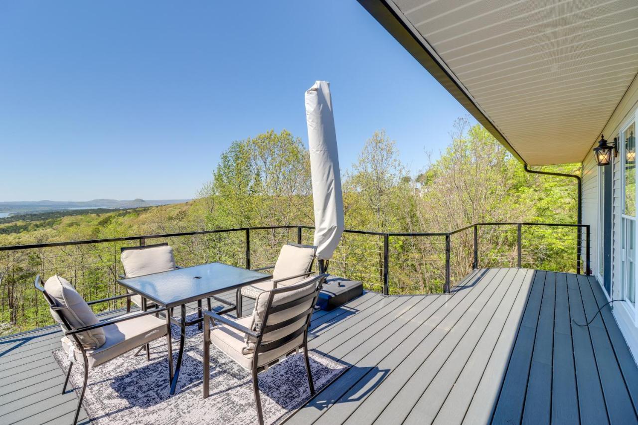 Charming Edgemont Home With Deck And Lake Views! Fairfield Bay Extérieur photo